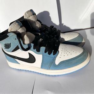 Carolina blue Jordan’s youth 2.5